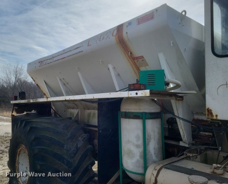 image for item DO4830 Mertz 4250 applicator truck