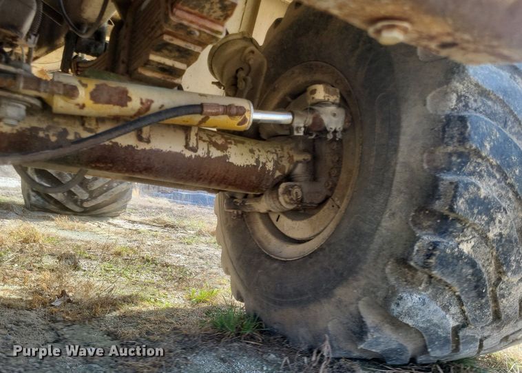 image for item DO4830 Mertz 4250 applicator truck