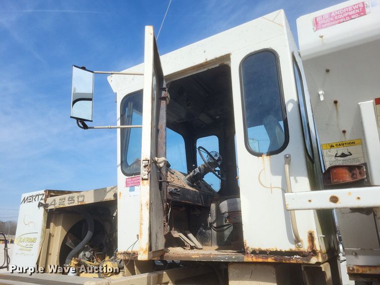 image for item DO4830 Mertz 4250 applicator truck