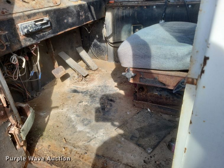 image for item DO4830 Mertz 4250 applicator truck