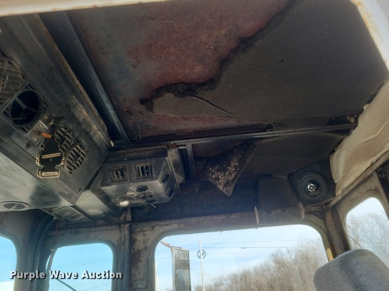 image for item DO4830 Mertz 4250 applicator truck