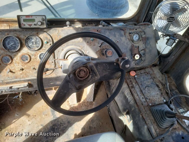 image for item DO4830 Mertz 4250 applicator truck