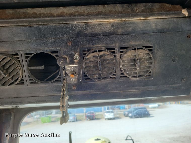 image for item DO4830 Mertz 4250 applicator truck