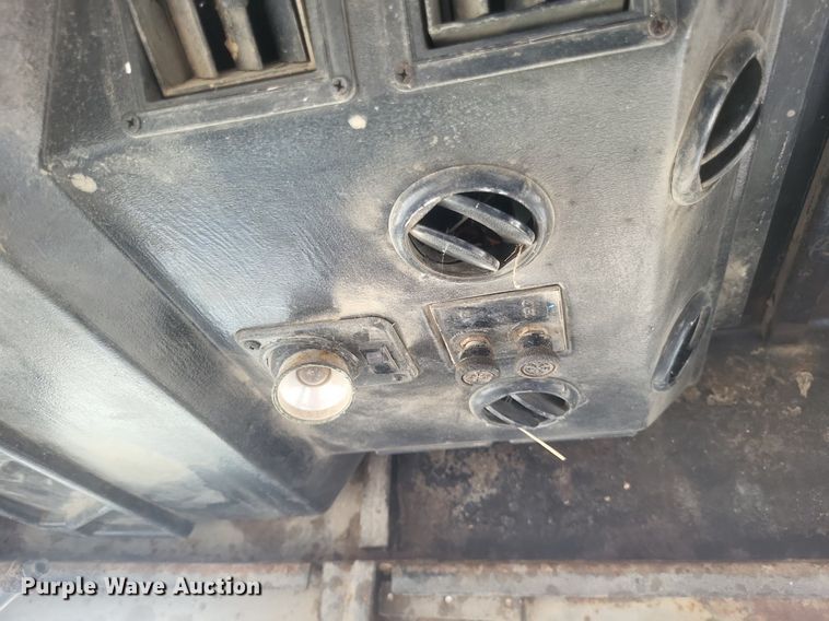 image for item DO4830 Mertz 4250 applicator truck