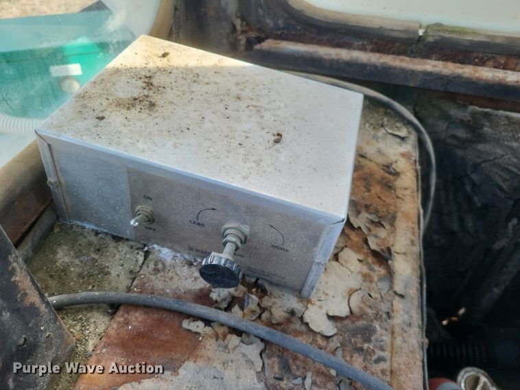 image for item DO4830 Mertz 4250 applicator truck