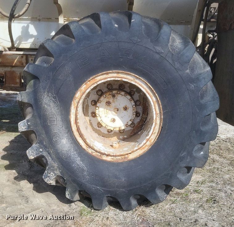 image for item DO4830 Mertz 4250 applicator truck