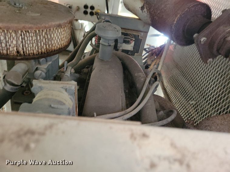 image for item DP1302 1991 Hesco 1500 10 power unit trailer