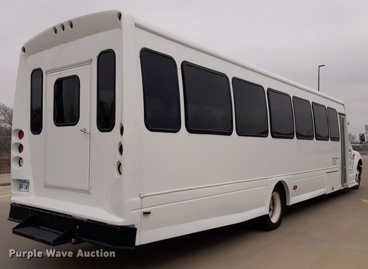 image for item DP2704 2009 Ford F650 Super Duty shuttle bus