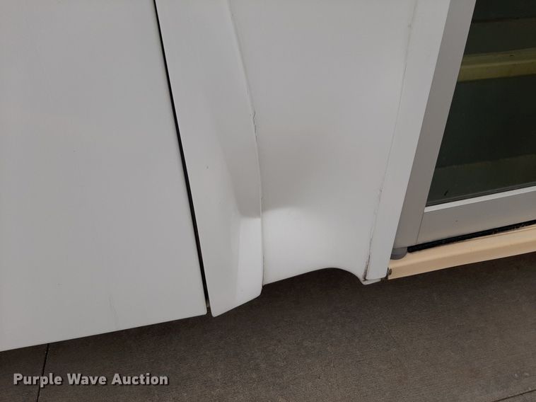 image for item DP2704 2009 Ford F650 Super Duty shuttle bus