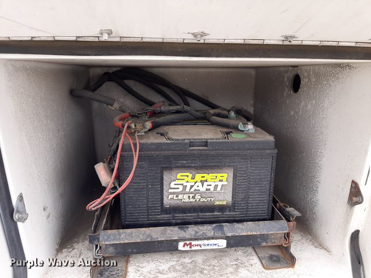 image for item DP2704 2009 Ford F650 Super Duty shuttle bus