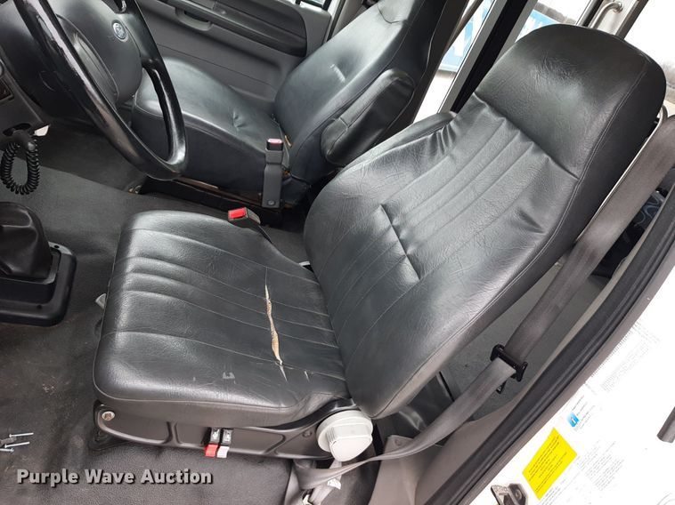 image for item DP2704 2009 Ford F650 Super Duty shuttle bus