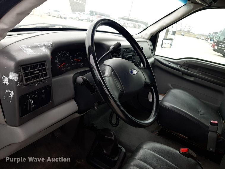 image for item DP2704 2009 Ford F650 Super Duty shuttle bus