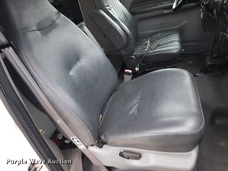 image for item DP2704 2009 Ford F650 Super Duty shuttle bus