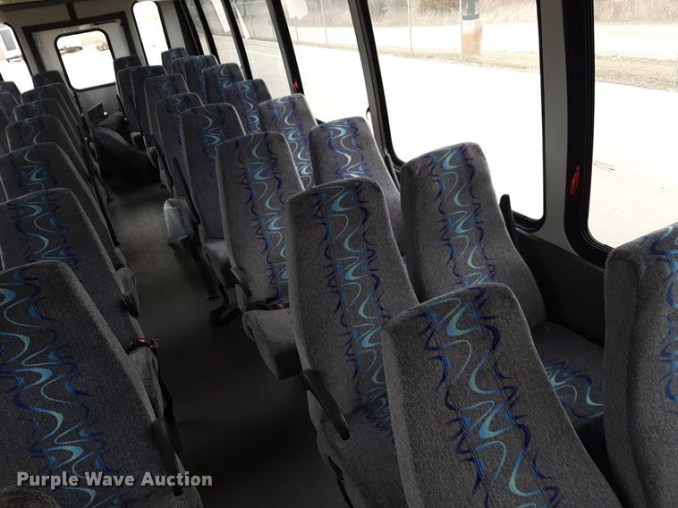 image for item DP2704 2009 Ford F650 Super Duty shuttle bus