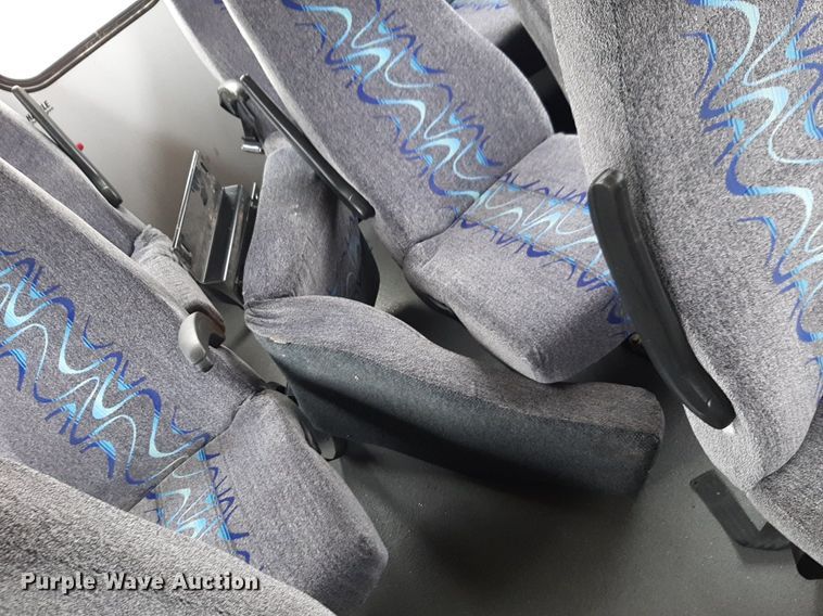 image for item DP2704 2009 Ford F650 Super Duty shuttle bus