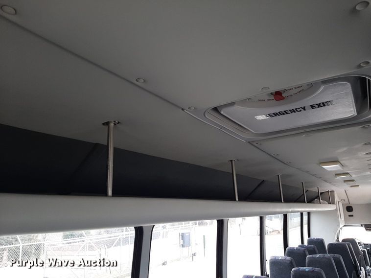 image for item DP2704 2009 Ford F650 Super Duty shuttle bus