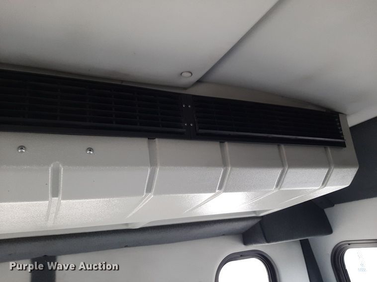 image for item DP2704 2009 Ford F650 Super Duty shuttle bus