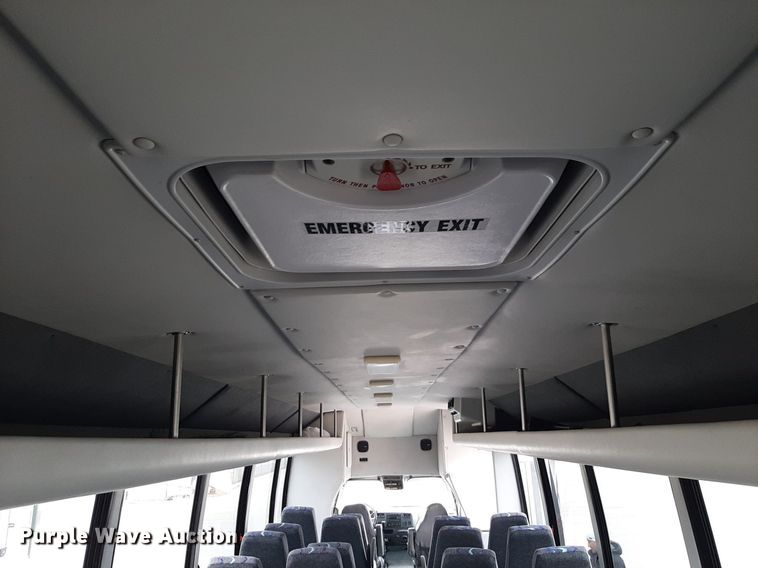 image for item DP2704 2009 Ford F650 Super Duty shuttle bus