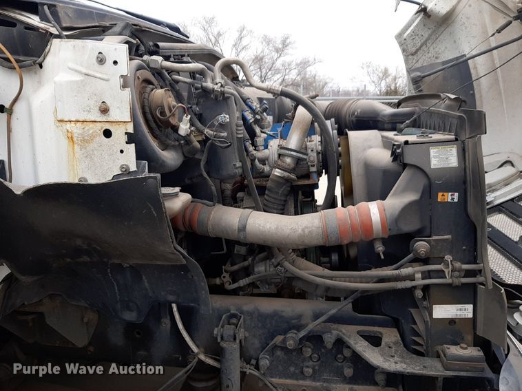 image for item DP2704 2009 Ford F650 Super Duty shuttle bus