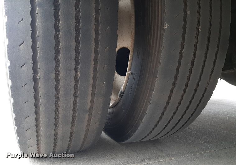 image for item DP2704 2009 Ford F650 Super Duty shuttle bus