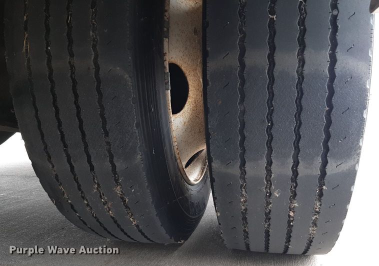 image for item DP2704 2009 Ford F650 Super Duty shuttle bus