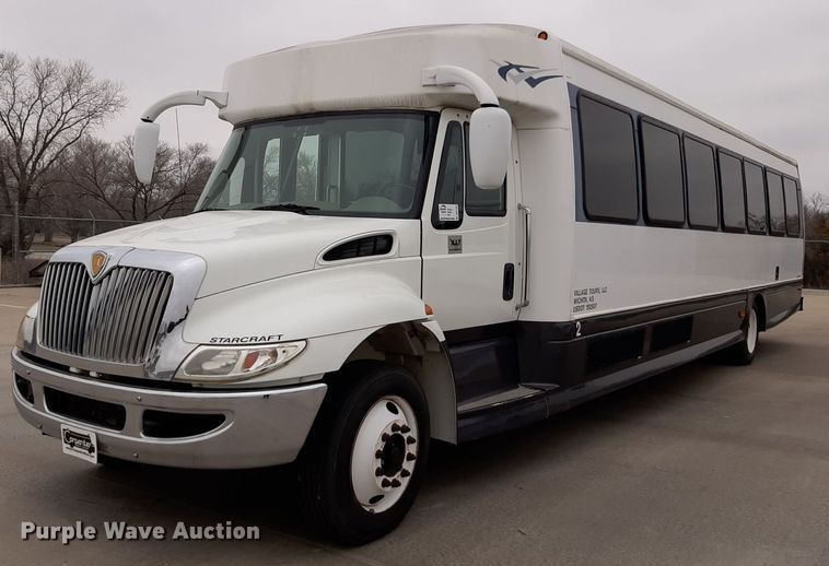 image for item DP2705 2013 International  Starcraft shuttle bus