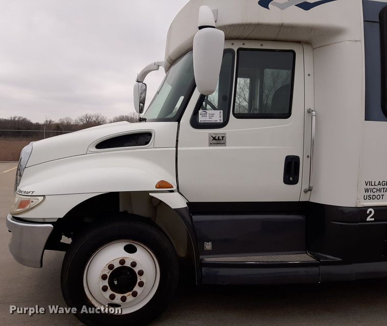 image for item DP2705 2013 International  Starcraft shuttle bus