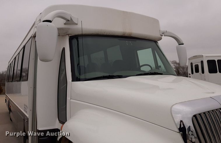 image for item DP2705 2013 International  Starcraft shuttle bus