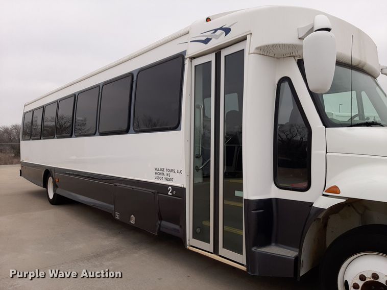 image for item DP2705 2013 International  Starcraft shuttle bus