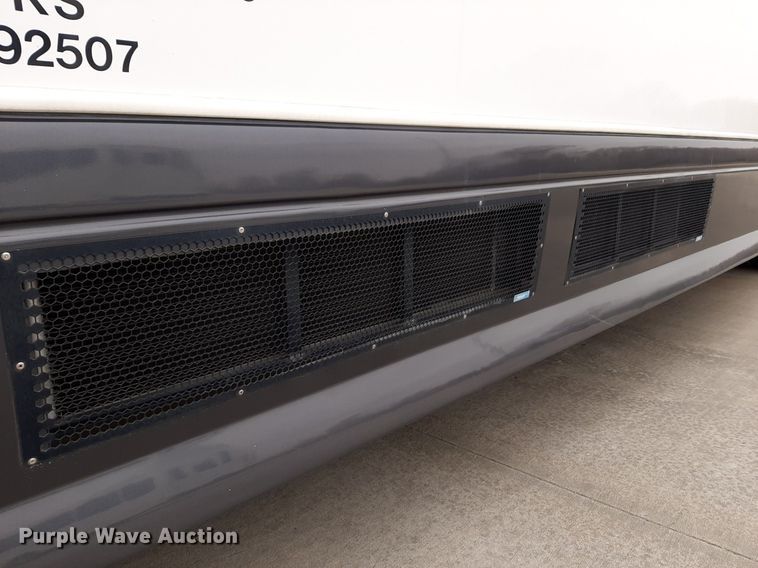 image for item DP2705 2013 International  Starcraft shuttle bus