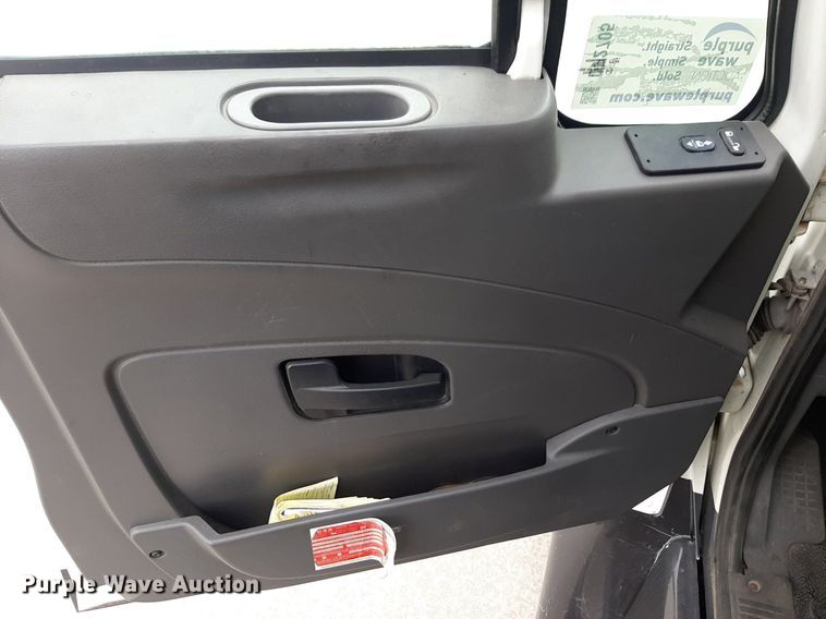 image for item DP2705 2013 International  Starcraft shuttle bus