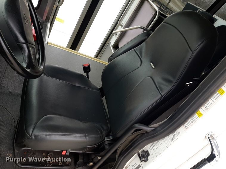 image for item DP2705 2013 International  Starcraft shuttle bus