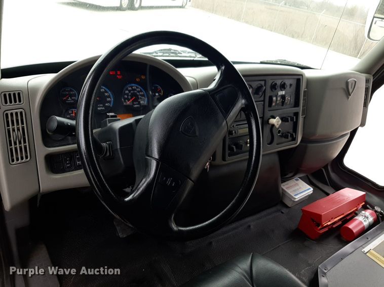 image for item DP2705 2013 International  Starcraft shuttle bus