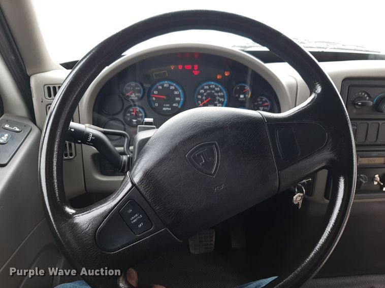 image for item DP2705 2013 International  Starcraft shuttle bus