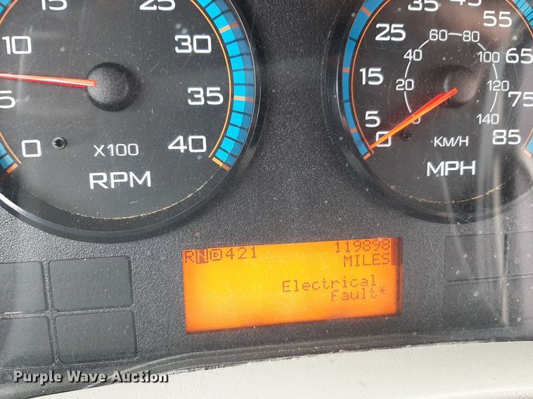 image for item DP2705 2013 International  Starcraft shuttle bus