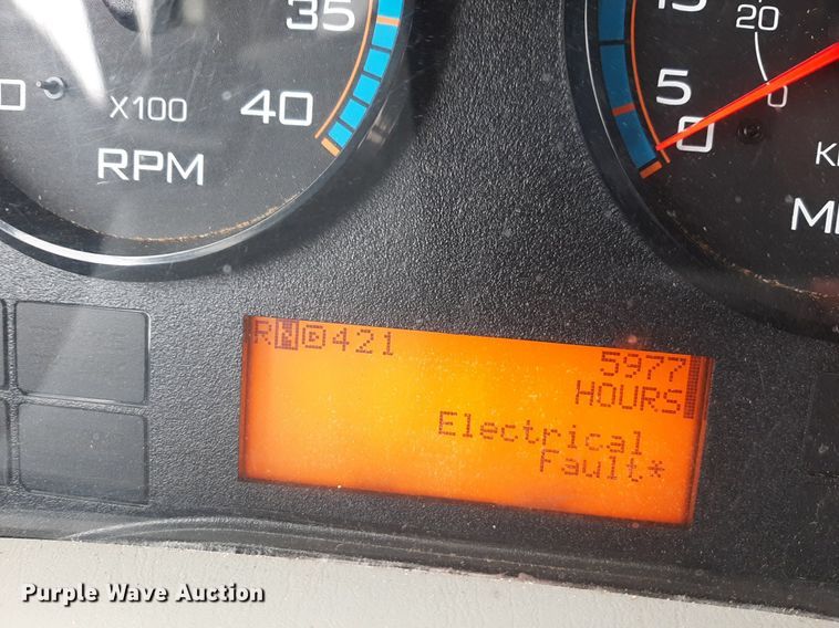 image for item DP2705 2013 International  Starcraft shuttle bus