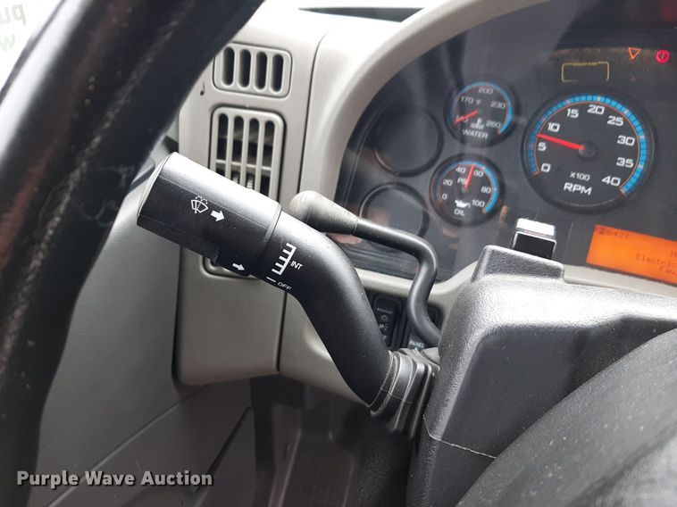 image for item DP2705 2013 International  Starcraft shuttle bus