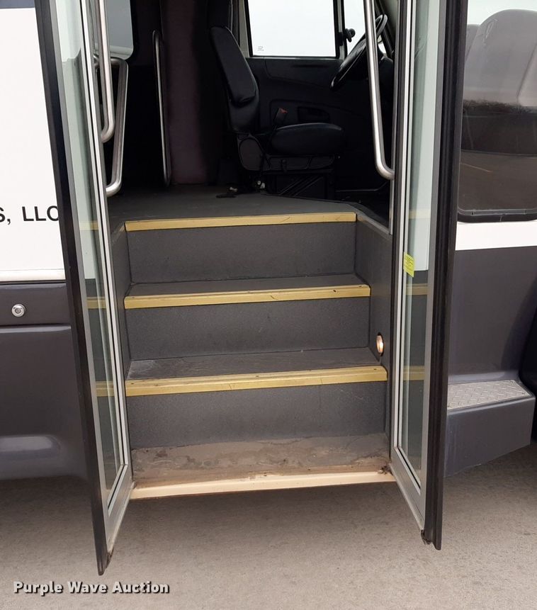 image for item DP2705 2013 International  Starcraft shuttle bus