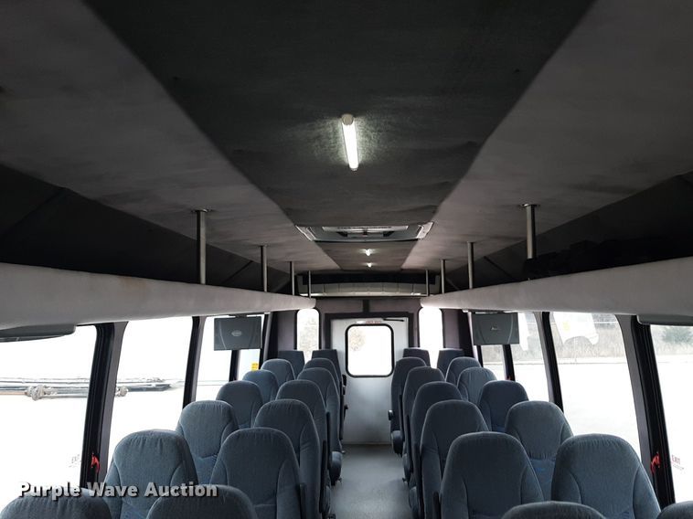 image for item DP2705 2013 International  Starcraft shuttle bus