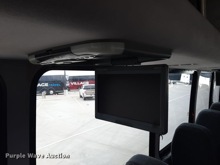 image for item DP2705 2013 International  Starcraft shuttle bus