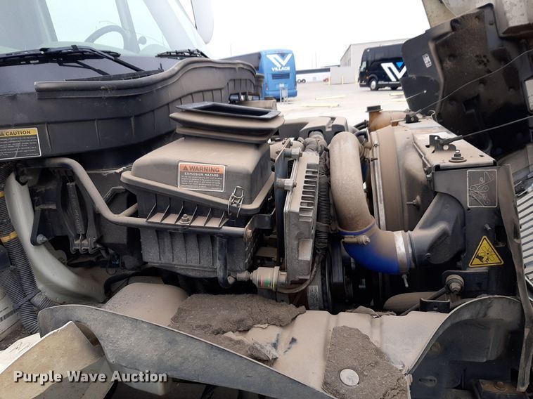 image for item DP2705 2013 International  Starcraft shuttle bus