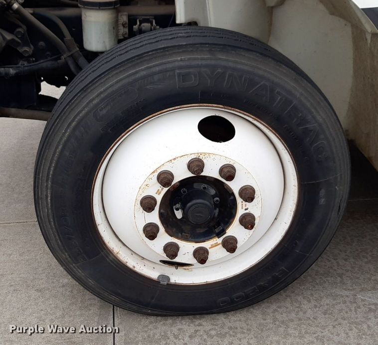 image for item DP2705 2013 International  Starcraft shuttle bus