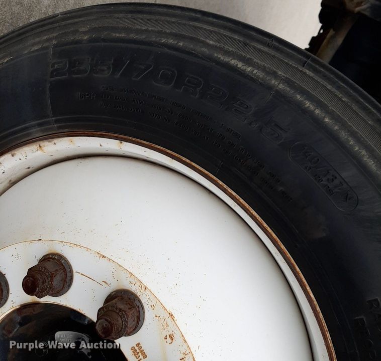 image for item DP2705 2013 International  Starcraft shuttle bus