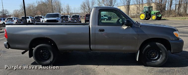 image for item DQ4372 2005 Toyota  Tundra pickup truck