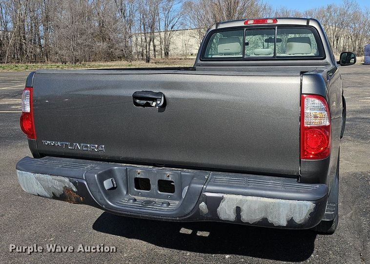 image for item DQ4372 2005 Toyota  Tundra pickup truck