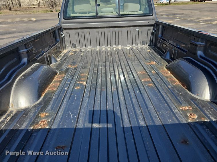 image for item DQ4372 2005 Toyota  Tundra pickup truck