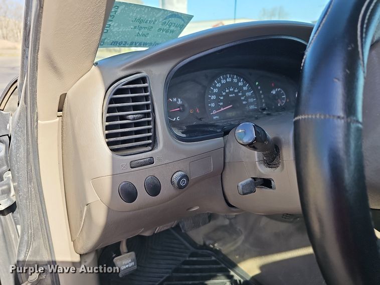 image for item DQ4372 2005 Toyota  Tundra pickup truck