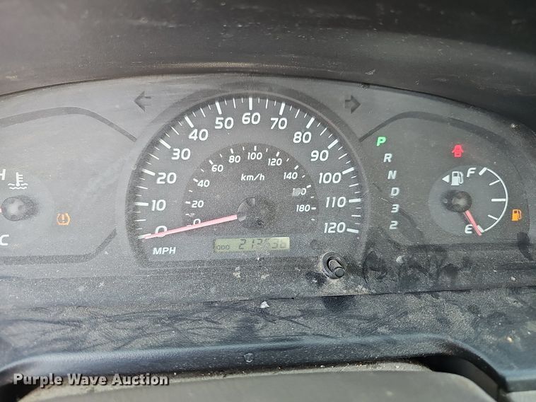 image for item DQ4372 2005 Toyota  Tundra pickup truck