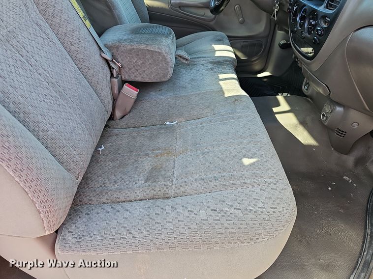 image for item DQ4372 2005 Toyota  Tundra pickup truck