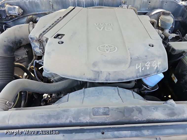 image for item DQ4372 2005 Toyota  Tundra pickup truck